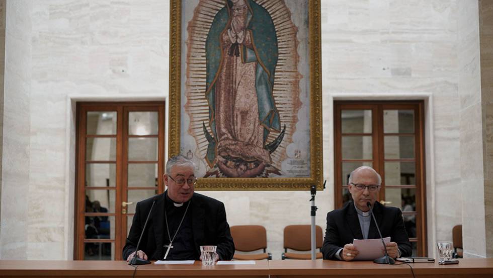 Todos los obispos chilenos presentan su renuncia ante el Papa por los escándalos de pederastia