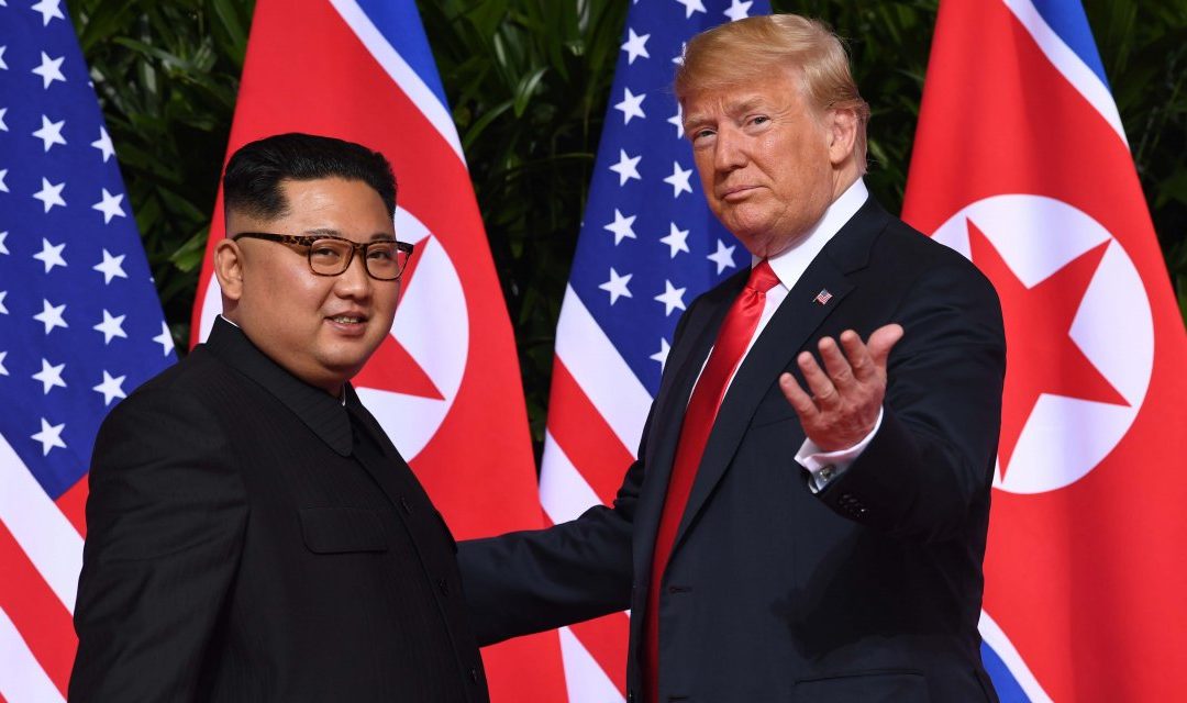 Apretón de manos: así fue el histórico encuentro entre Kim Jong-Un y Trump
