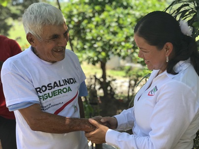 Rosalinda Figueroa Hernández candidata a la diputación local inició su día de trabajo en comunidades