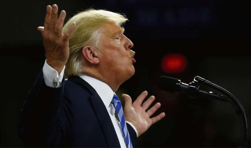 Trump contraataca, pero no despeja la amenaza del juicio político