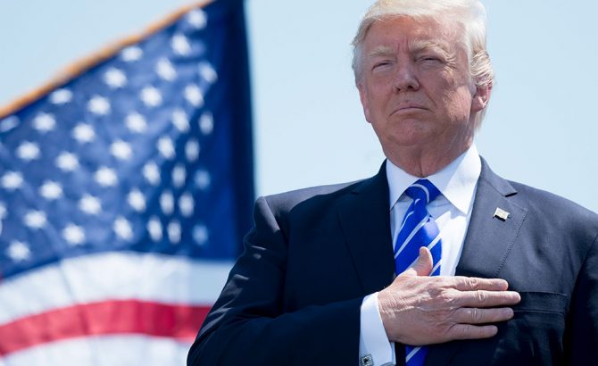 Trump prohíbe el uso dispositivos de Huawei y ZTE en el Gobierno de Estados Unidos
