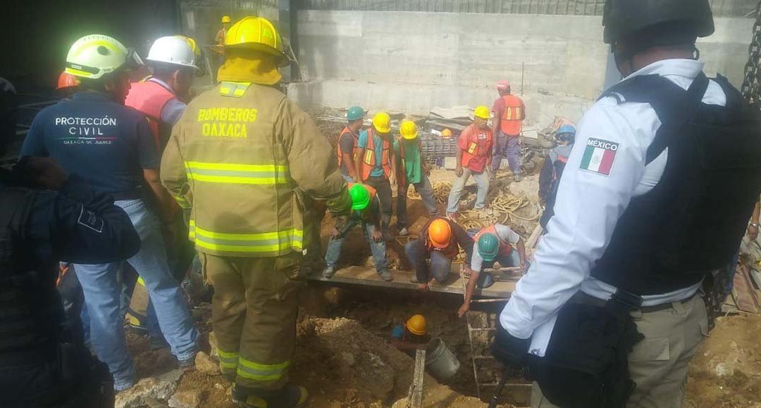Muere obrero en Oaxaca al colapsar zanja en hotel en construcción