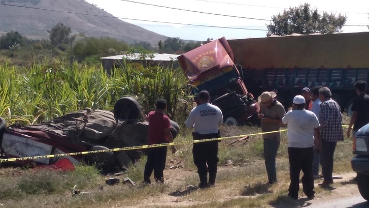 Brutal accidente carretero en Zimatlán, Oaxaca