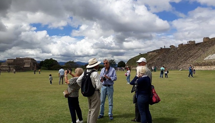 Medios de comunicación italianos conocen las tradiciones y riqueza de Oaxaca