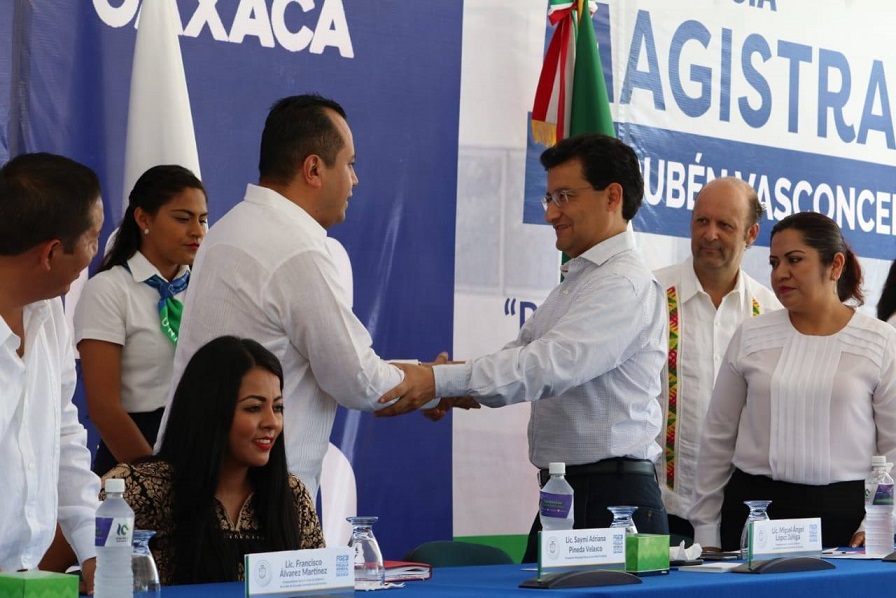 Firma de Convenio de Colaboración FGE y la REU en Pochutla