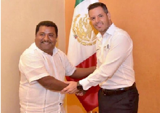 Se reúne Alejandro Murat con el presidente municipal de Tonameca
