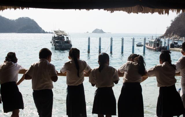 Estudiantes de primaria visitan el Sector Naval Huatulco