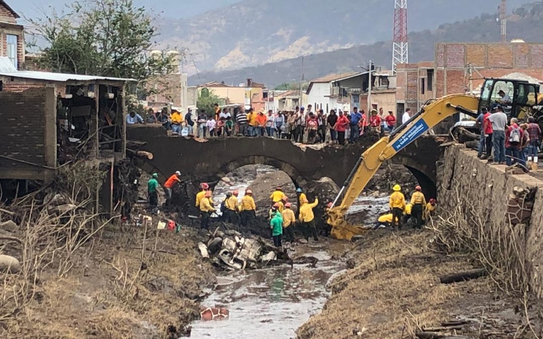 Suman cuatro las victimas mortales que dejó un alud de lodo en el municipio de San Gabriel Jalisco