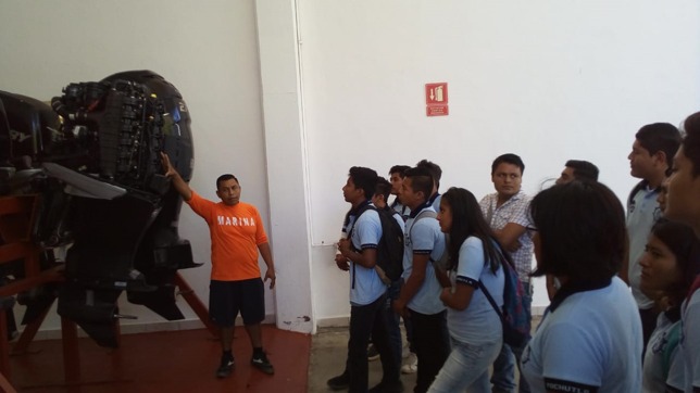 Sector Naval recibe visita de estudiantes en Huatulco