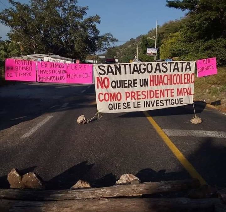Toman el palacio municipal de Santiago Astata y niegan entrada a Policías