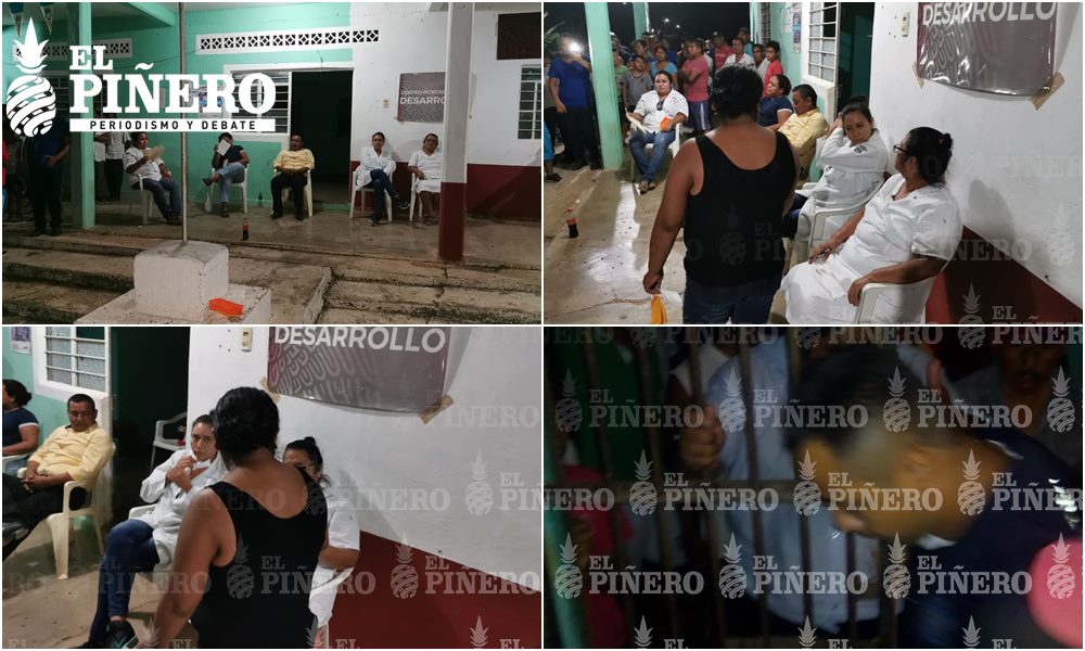 Pueblo de Jacatepec retiene a funcionarios, policías y doctoras
