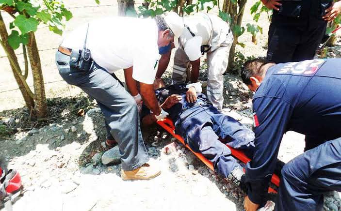 Sujeto macheteo a dos policías en Pochutla