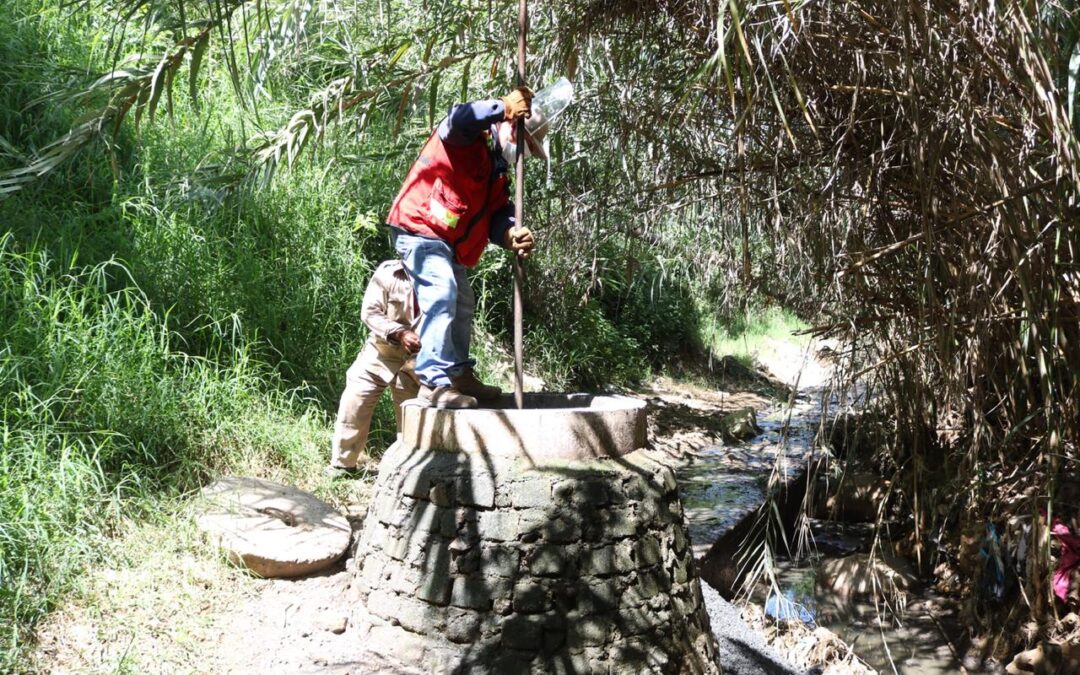Continúan labores de desazolve en red de drenaje sanitario del Fraccionamiento Lomas de la Cascada
