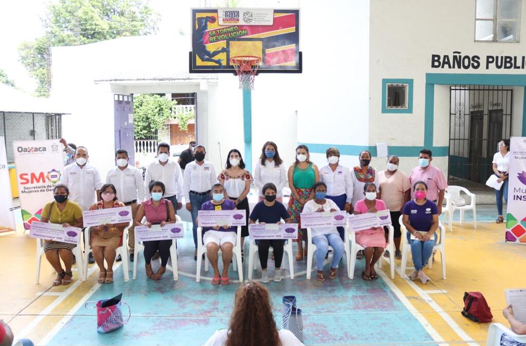 “Mujeres que Inspiran” de la Costa, reciben créditos de la Secretaría de las Mujeres de Oaxaca