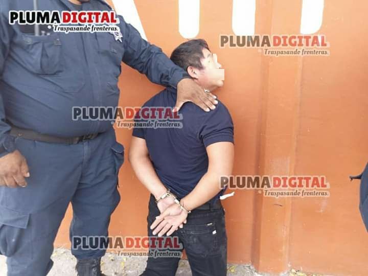 En exitosa persecución policíaca, guardianes del orden logran la captura de dos presuntos ladrones.