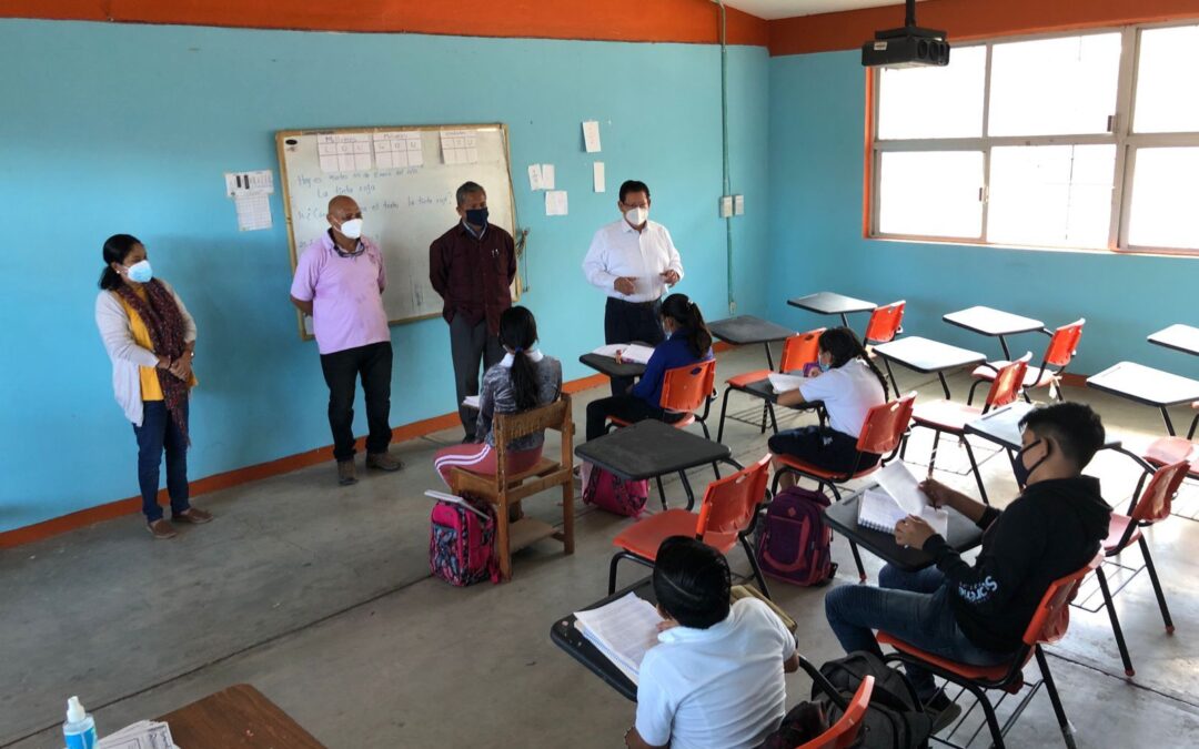 Recorren el IEEPO y la SEP escuelas de educación básica  con clases semipresenciales en Oaxaca