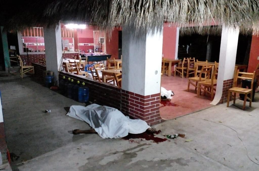Masacran a cinco personas en Colotepec, Oaxaca; una mujer herida