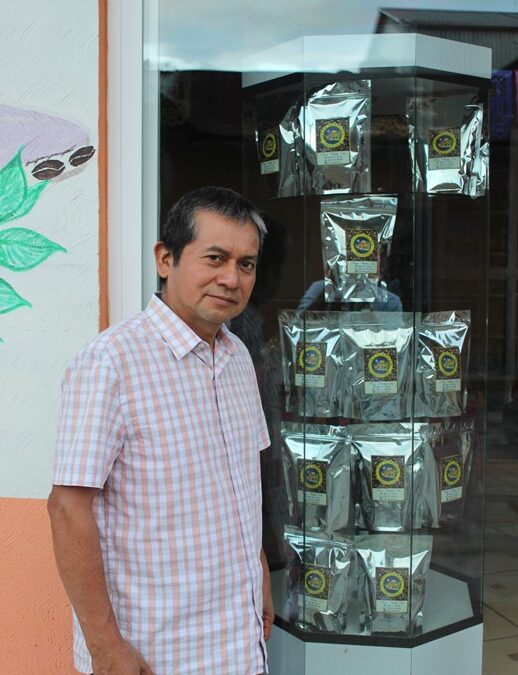 EL JOVEN PABLO PÉREZ BOHÓRQUEZ SE INTEGRA A LA INDUSTRIA DEL CAFÉ GOURMET “PLUMA”.