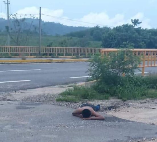 Encuentran cuerpo sin vida a un costado del crucero de Tonameca