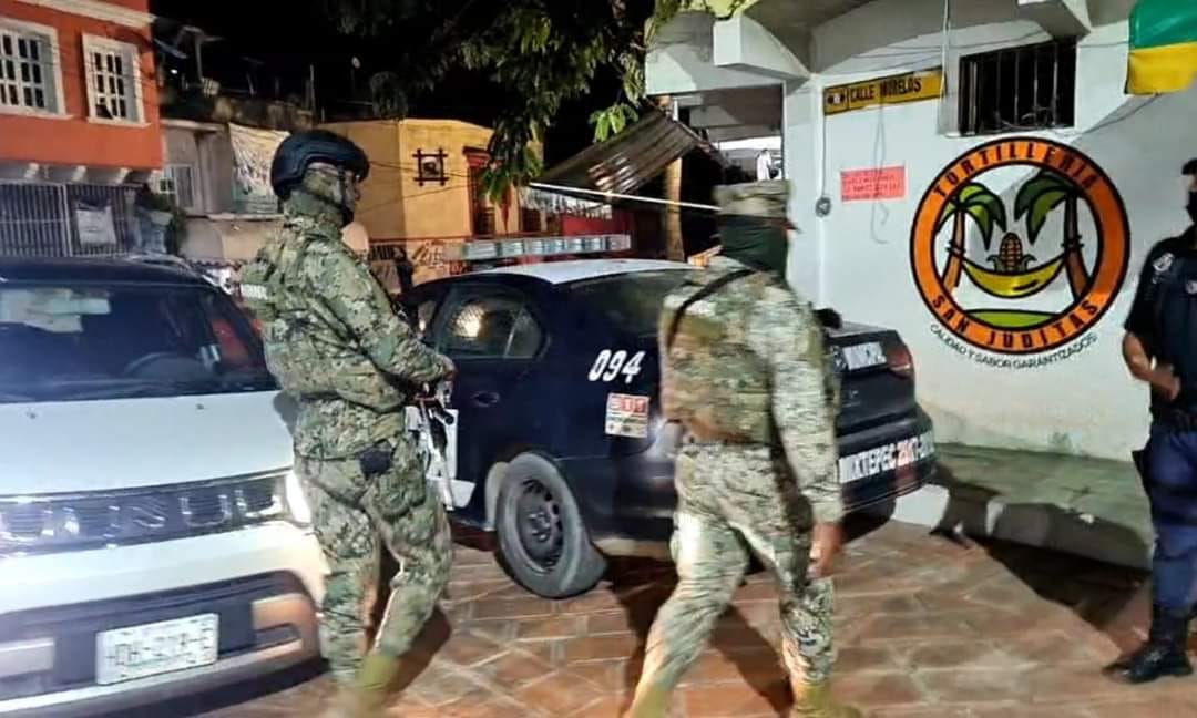 JAVIER CRUZ, PRESIDENTE DE SAN PEDRO MIXTEPEC INVADE TERRITORIO DE NOPALA CON SUS GUARURAS MARINOS