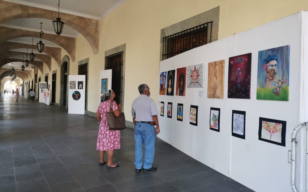  Llegan al corredor de Palacio de Gobierno obras  de los talleres comunitarios del Taller Rufino Tamayo
