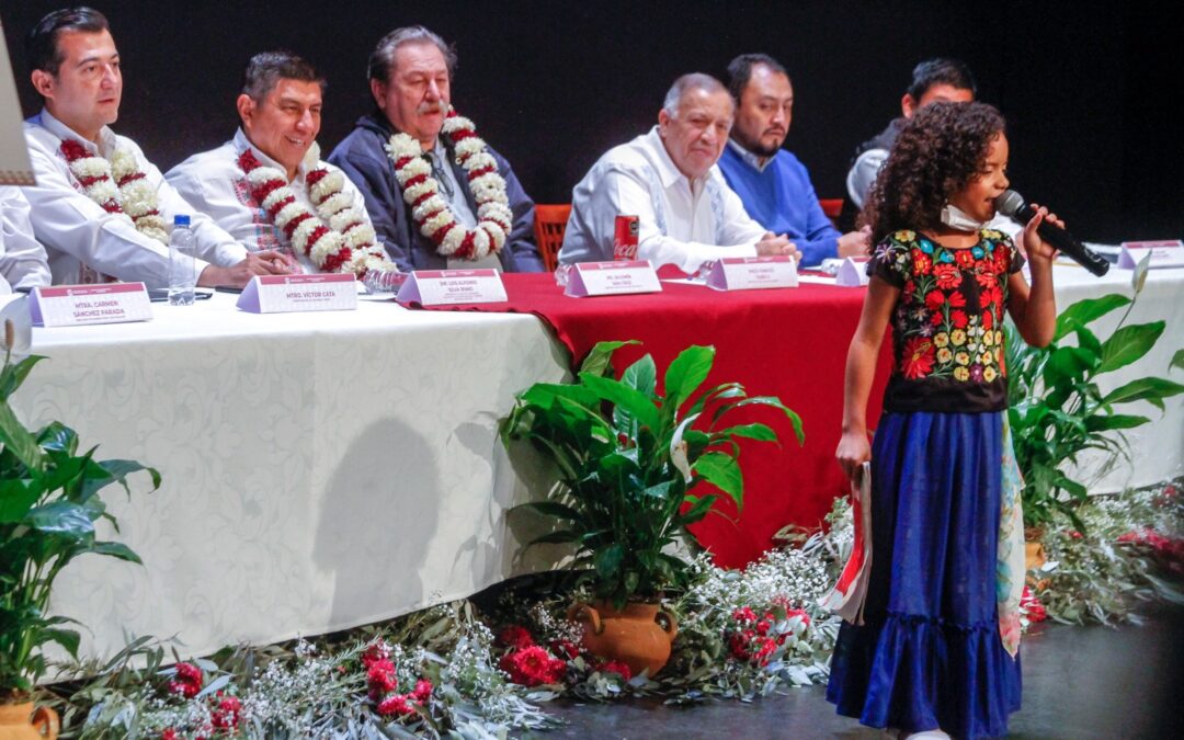 Reaperturan Gobernador del Estado y Paco Ignacio Taibo II  la Librería EDUCAL-FCE “Ricardo Flores Magón”