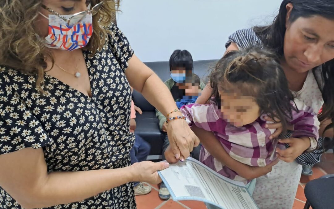 Atiende Registro Civil a familia vulnerable de Oaxaca