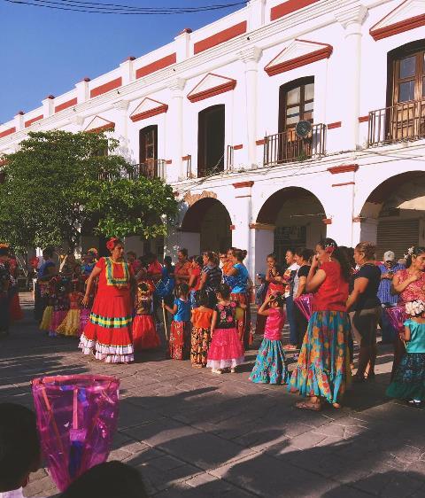 Juchitán de Zaragoza con su alegría se va recuperando y Felissa Valdivieso Vega istmeña con logros en la Armada de México.