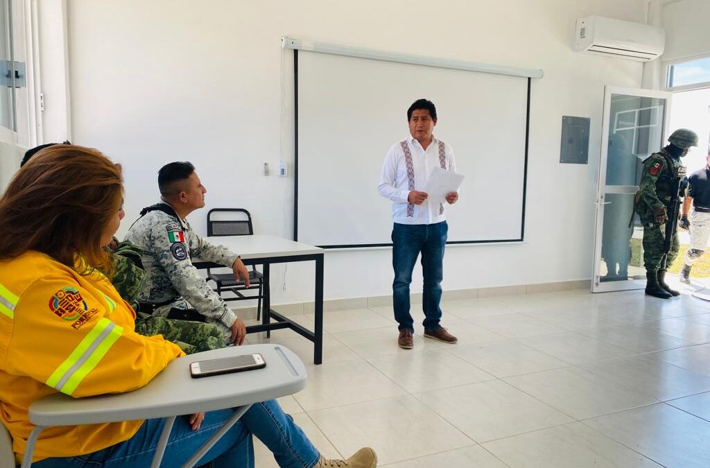 Colabora Sego en labores para sofocar incendio entre Santo Domingo Yosoñama y San Juan Mixtepec