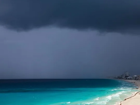 Se esperan lluvias y tormentas en cortos periodos en Oaxaca por onda tropical 11