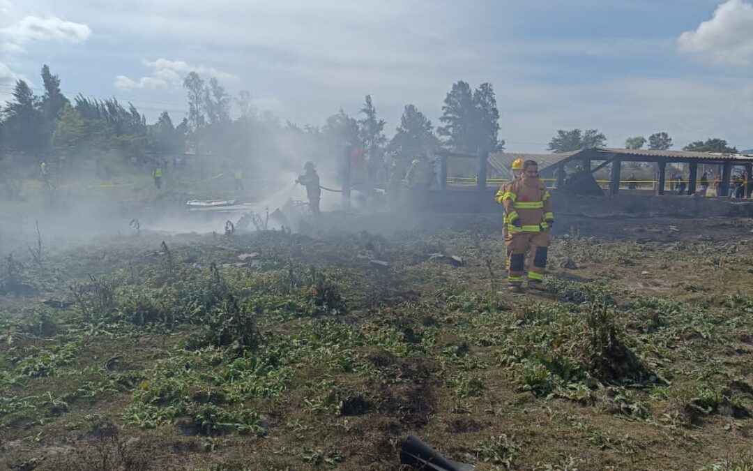 SSPC atiende incidente de avioneta en predio El Armadillo, Xalisco