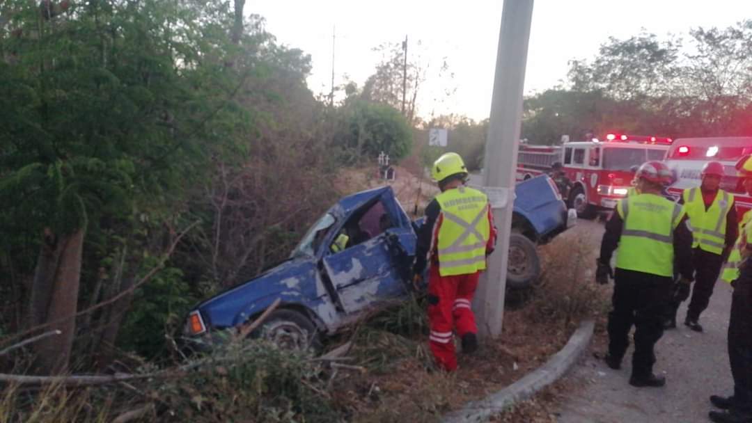 Un muerto y un herido; saldo de volcadura en El Faisan‼️