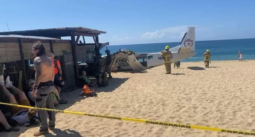 Cae avioneta en Playa Bacocho, Mixtepec. Hay 1 persona fallecida
