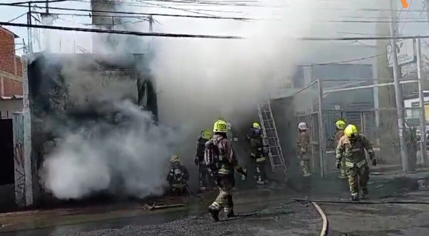 Sofocan incendio registrado en establecimiento de la capital oaxaqueña
