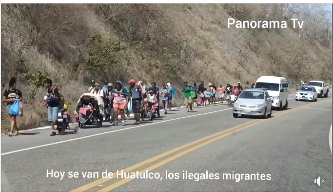 Batalla campal de migrantes en Pluma Hidalgo