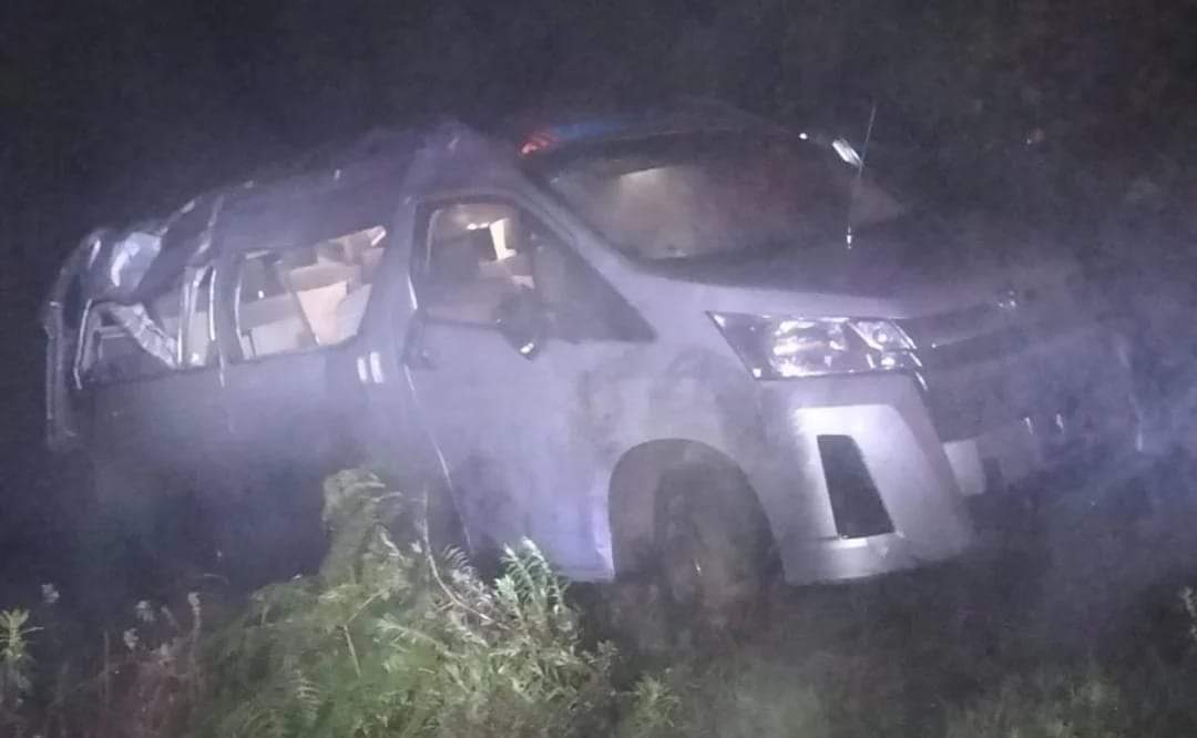 Volcadura en la mixteca de Oaxaca deja 9 personas heridas