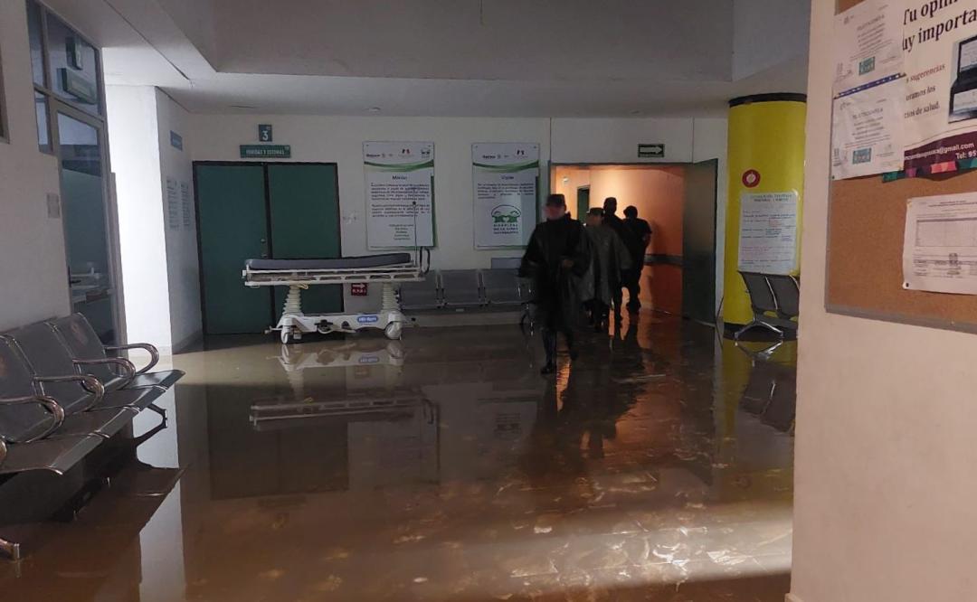 Informan causas del flujo de aguas lodosas del Hospital de la Niñez Oaxaqueña