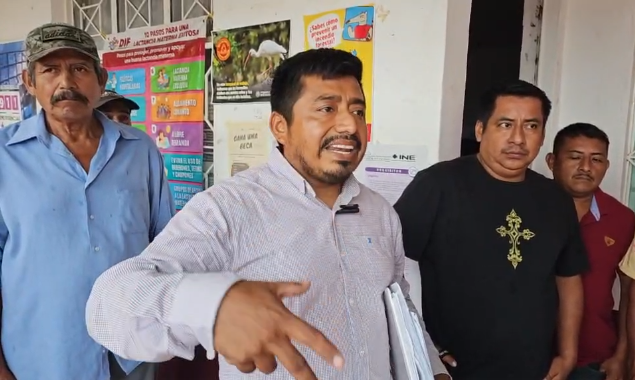 Toman Pobladores de la agencia municipal de #Magdalena #PlumaHidalgo el Palacio Municipal