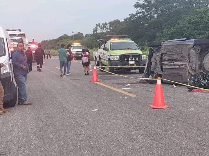 2 fallecidos y 18 heridos en accidente a Caravana de Migrantes en el istmo