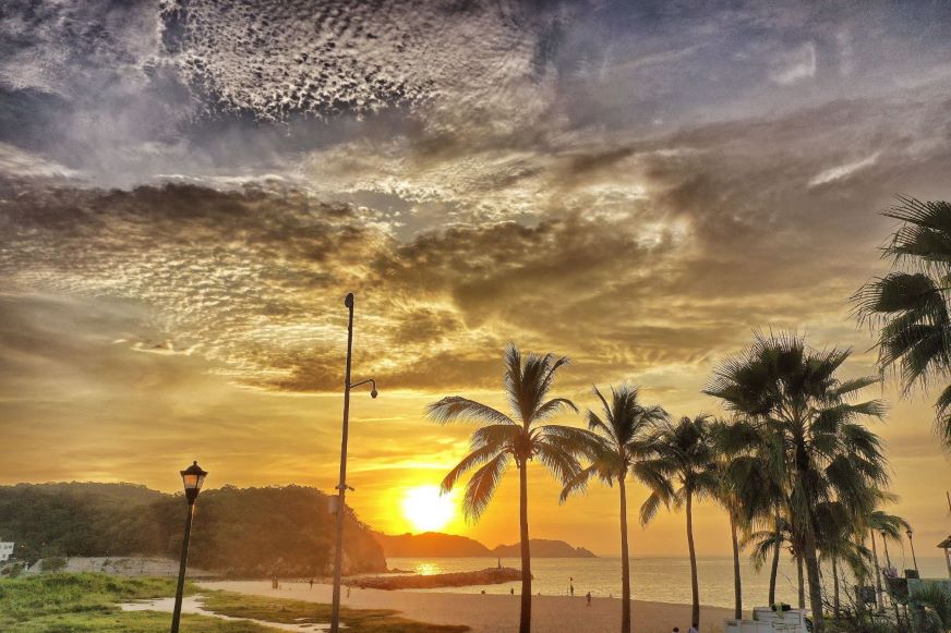 Huatulco y actividades qué realizar, Yessú Chávez una maquillista muy completa, talentosa, profesional y soñadora.