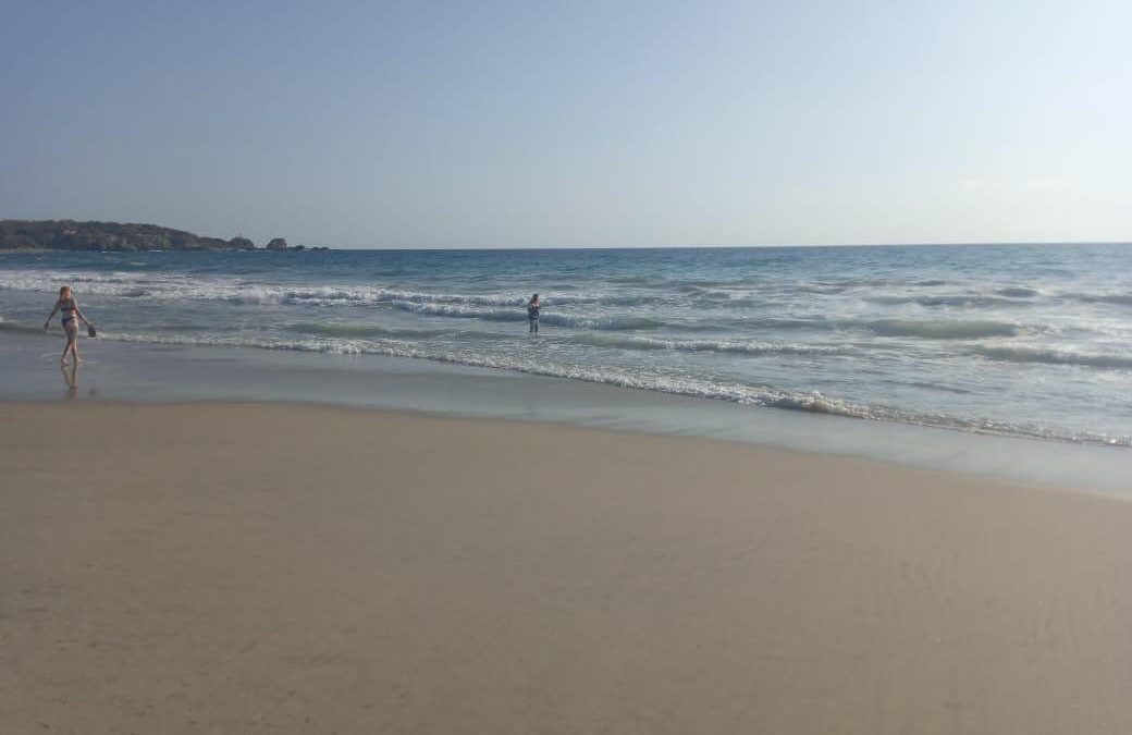 Realiza SSO muestreo de agua de mar ante la  presencia de manchas rojas en playa Chahué