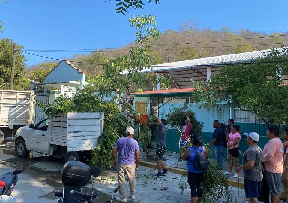 Trabajando juntos para fortalecer nuestros espacios educativos