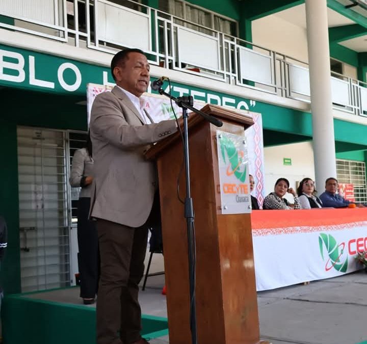 Padres de Familia están inconformes por el comportamiento del Director del Plantel 25