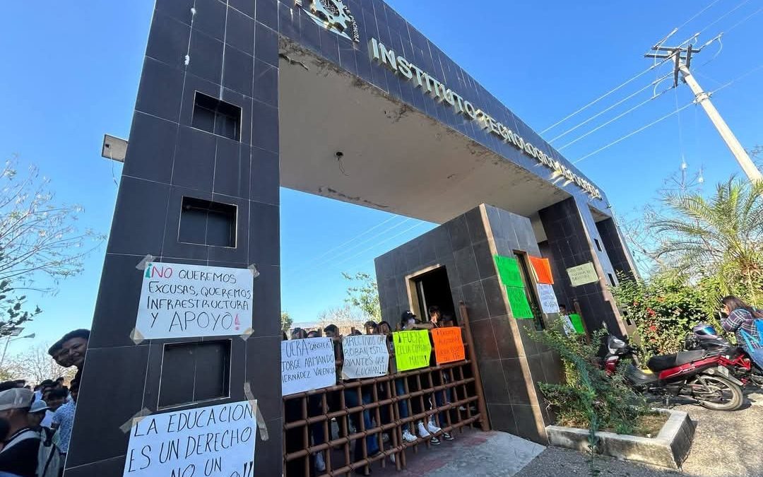 Protesta en el Tecnologico de Pochutla