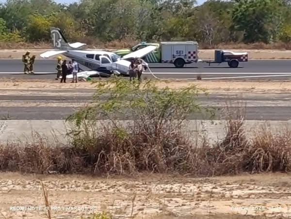 AERONAVE SUFRIÓ UN ACCIDENTE AL MOMENTO DE ATERRIZAR EN EL AEROPUERTO INTERNACIONAL DE PUERTO ESCONDIDO