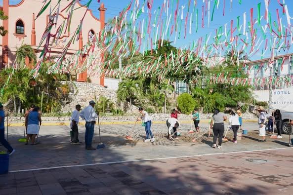¡Juntos limpiamos Huatulco!