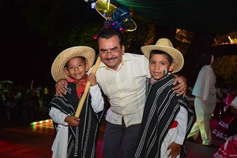 Arrancan con éxito actividades culturales de Fiestas Patrias en Santa Cruz Huatulco