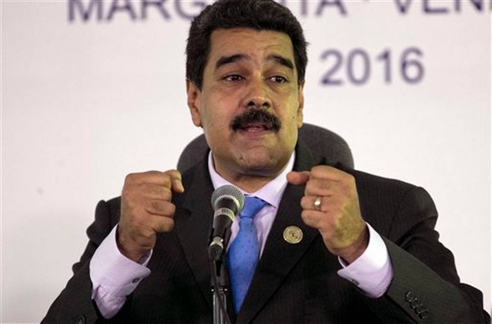 Autoridad electoral venezolana complica referendo contra Maduro