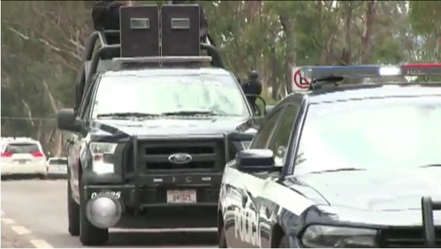 Consignan a 30 normalistas al penal de Michoacán