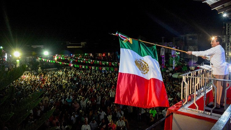Espectacular programa de Fiestas Patrias en Santa María Huatulco  